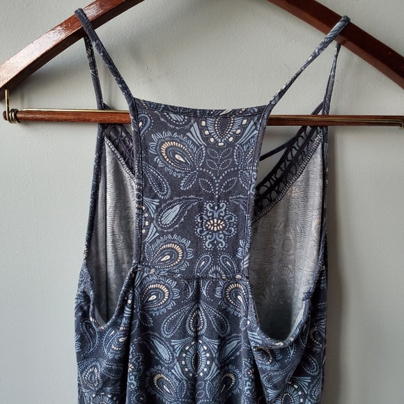 Crocheted Flowy Spaghetti Strap Racer Back Paisley Flower Print Top - Picture 8 of 12